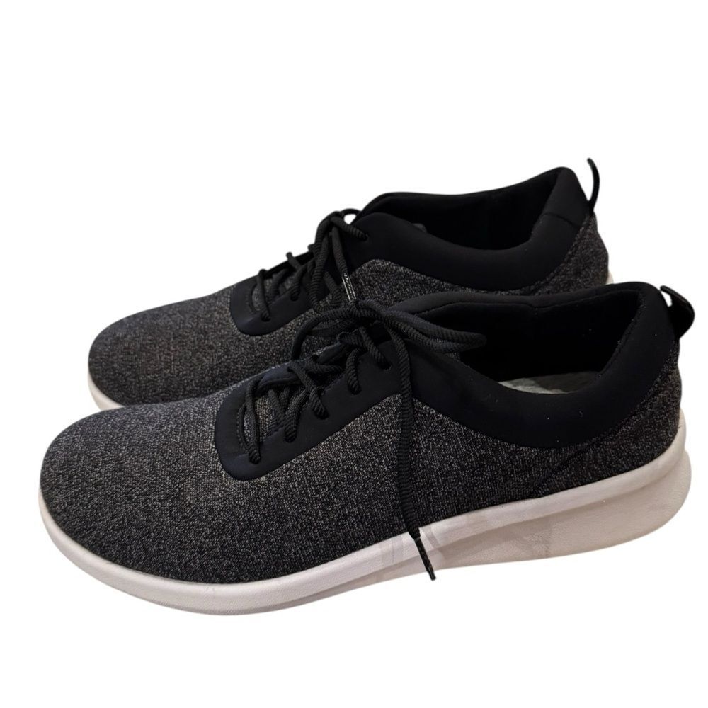 Clarks Cloudsteppers Women’s Sillian 2.0 Pace Black Sneakers 8.5